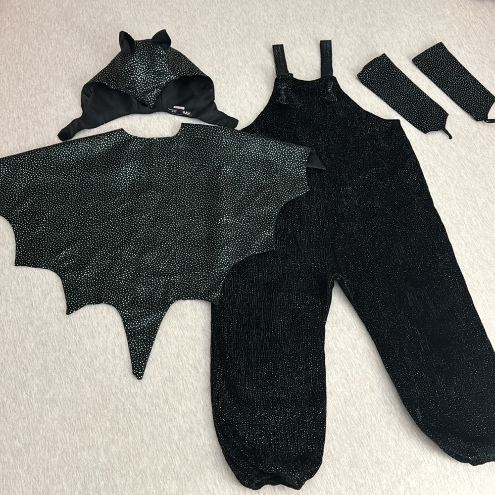 Zara cat accessories & velvet jumpsuit 🐈‍⬛
